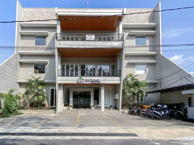 RedDoorz Syariah near Universitas Negeri Malang