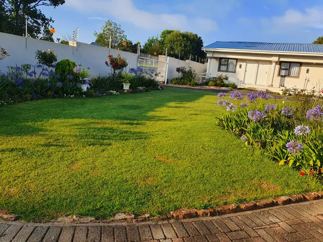 ORIENTAL GUESTHOUSE AND B&B with FIBER internet