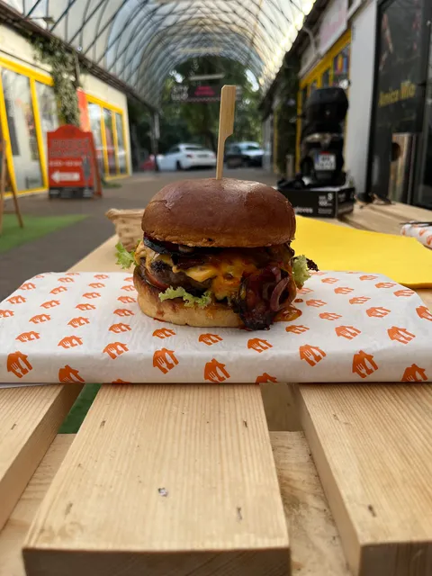 Burgeria Burger - burgerowa przyjemność