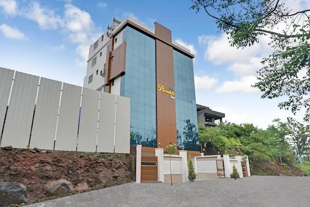 OYO 46740 Paradise Inn