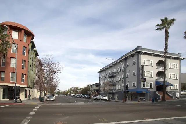 Harborview Inn & Suites