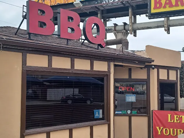 Dr. Hogly Wogly's Tyler Texas BBQ