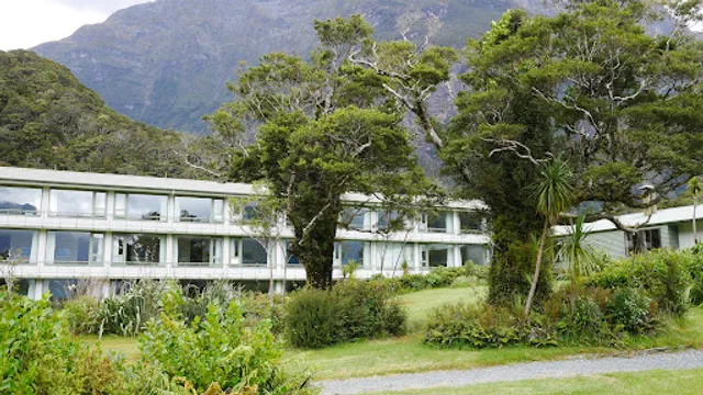 Ultimate Hikes - Mitre Peak Lodge