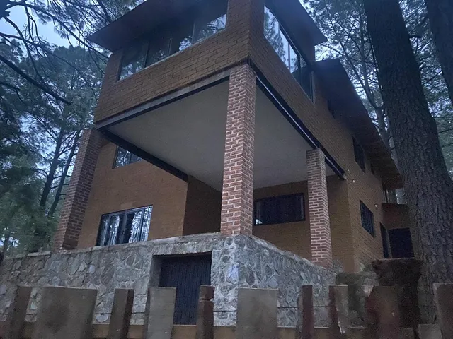 Cabaña Refugio en el bosque