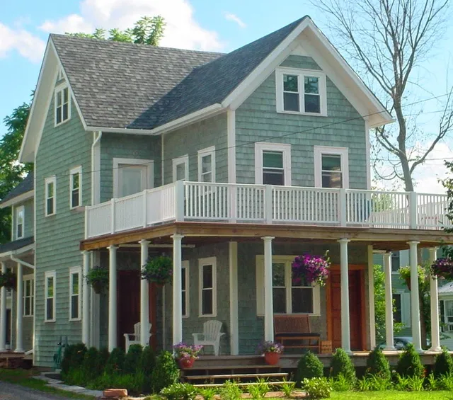 24 East Main Street Bed & Breakfast