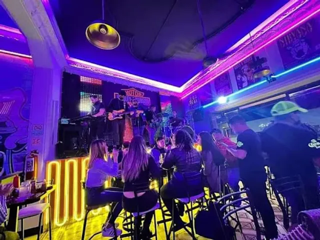 All wing's rock station