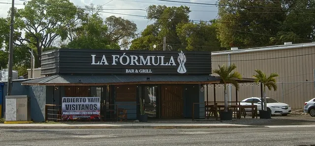 La Formula Bar & Grill