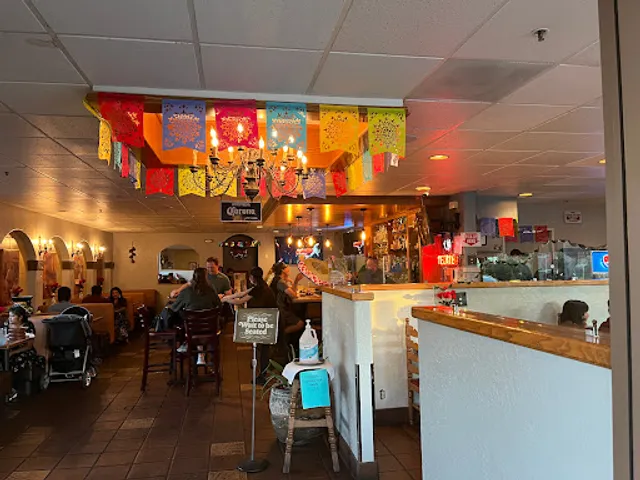 Cantaritos Restaurant & Bar