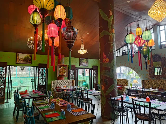 Cafe Voi La Crosswinds