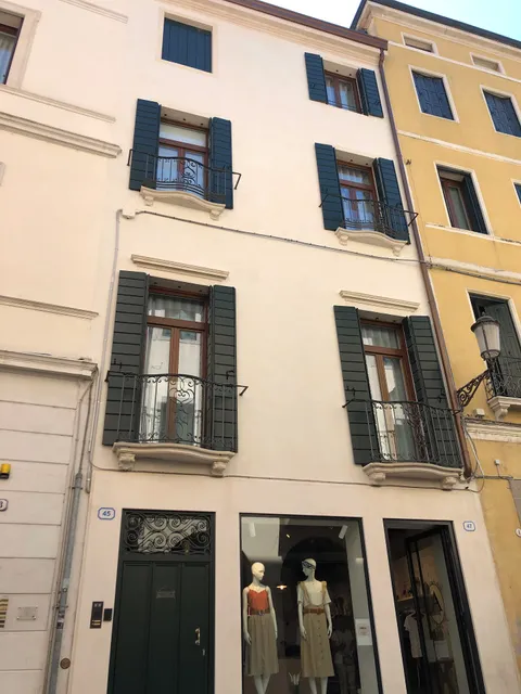 Blooms Botanical Rooms