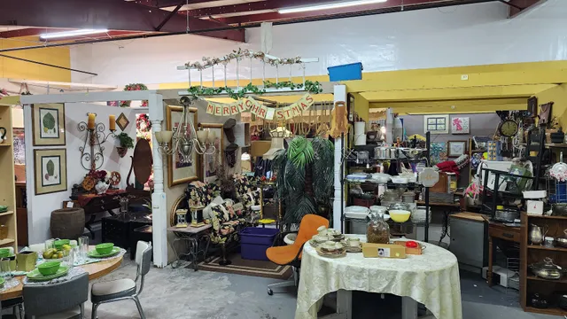 Grahuntley Flea Market & Pawn Shop