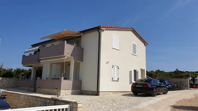 Korina Apartments Mandrice