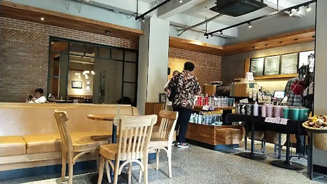 Starbucks Sudirman
