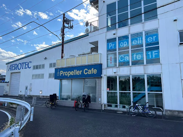 Propeller cafe