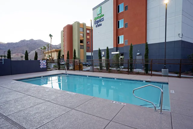 Holiday Inn Express & Suites Henderson South - Boulder City, an IHG Hotel