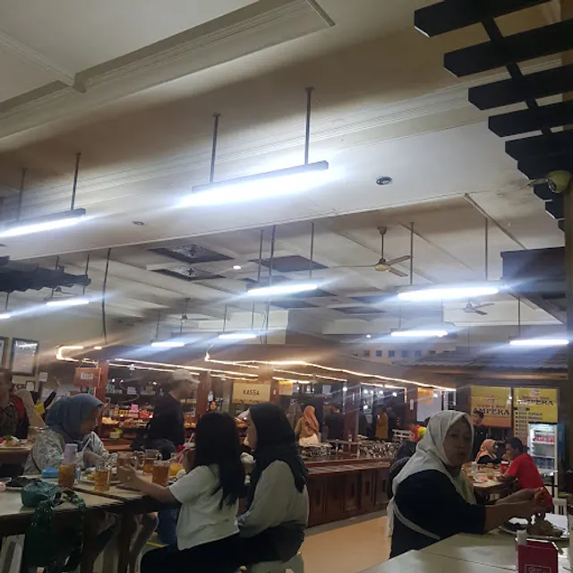 Rumah makan Ampera Astana anyar