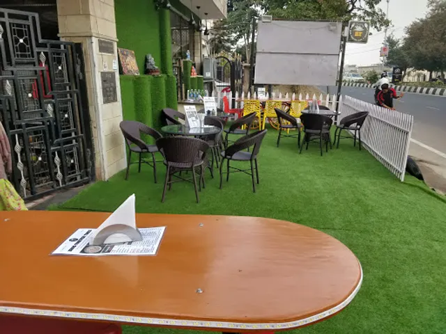 Bros Forever Cafe and Restro