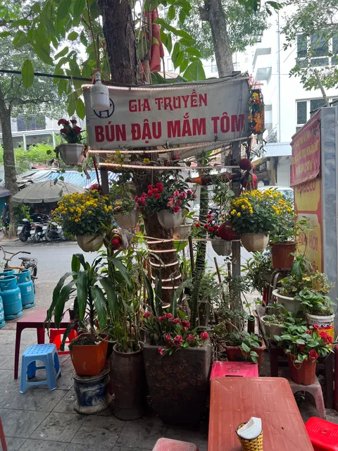 Bún Đậu, Mắm Tôm, Giả Cầy