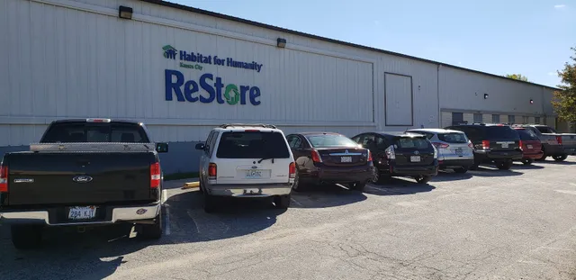 Habitat KC ReStore Deramus