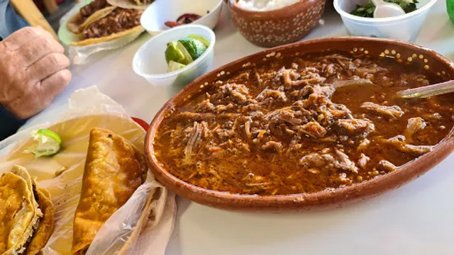 Birria de Res Los Tres Arturos