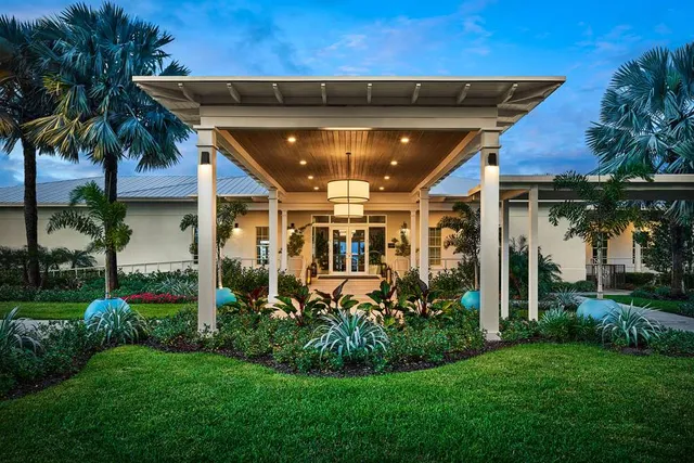 Faro Blanco Resort & Yacht Club Marathon, Curio by Hilton