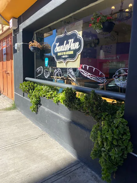 Santo Pan - Plaza Centauro