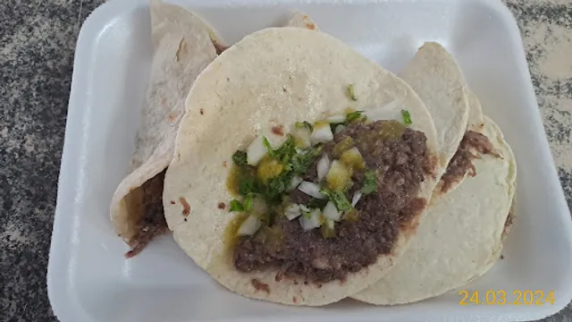 Taquería El Baúl