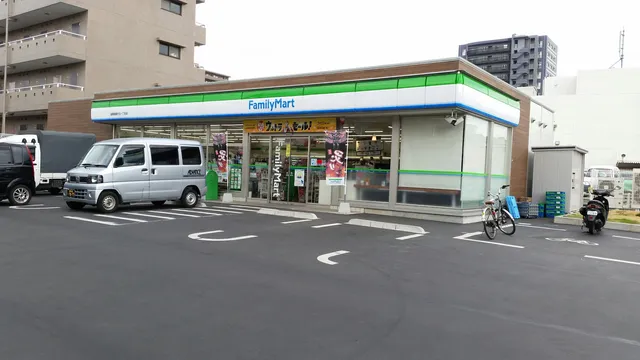 FamilyMart