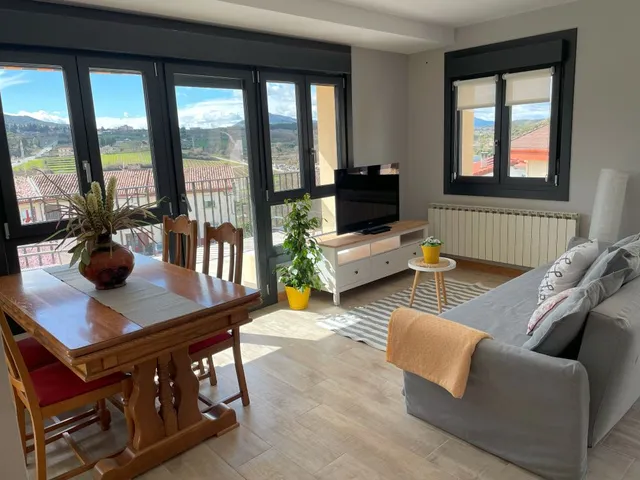 APARTAMENTOS MONTEJURRA