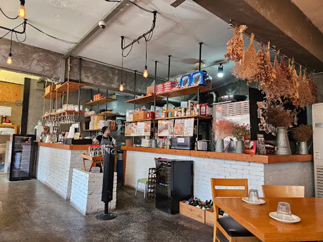 Sasquatch Kitchen Restaurant & Beer