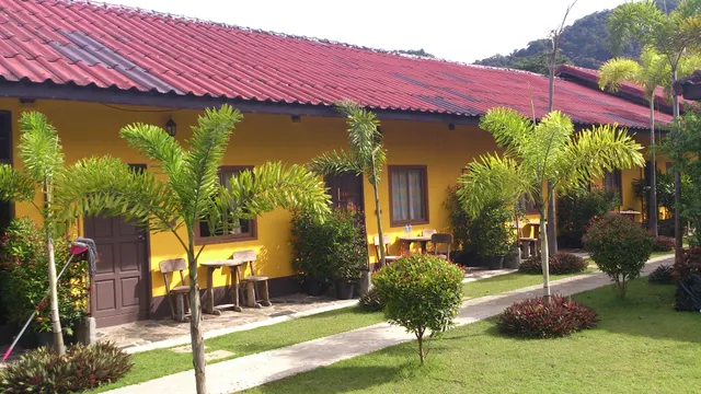 Paradise Bungalows พาราไดซ์ บังกะโล