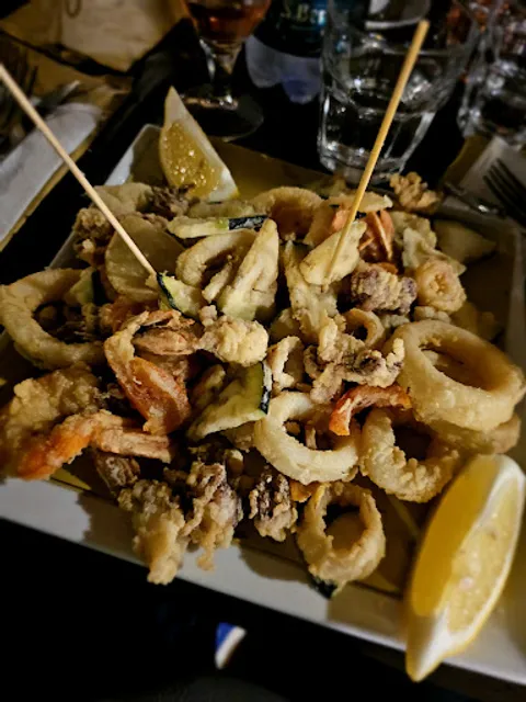 la Corte dei Glicini