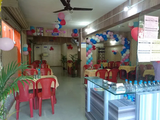 हॉटेल श्री लक्ष्मी घरगुती खानावळ (व्हेज & नॉन व्हेज)