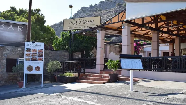 La Piazza Restaurant - Pizzeria