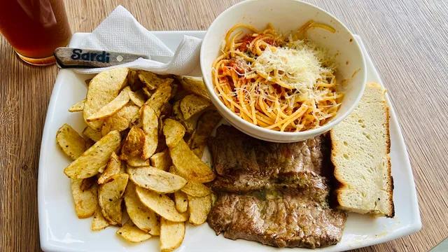 Sardi Cucina Mediterránea & Cocktail Bar