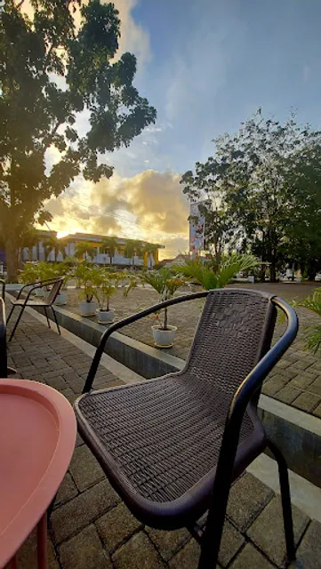 Monkee cafe bar & resto