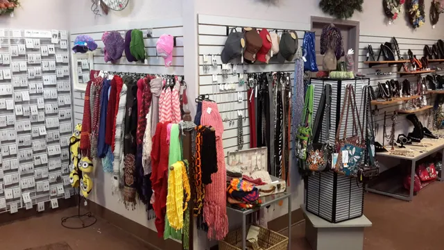 Hang Loose Boutique & Hair Salon