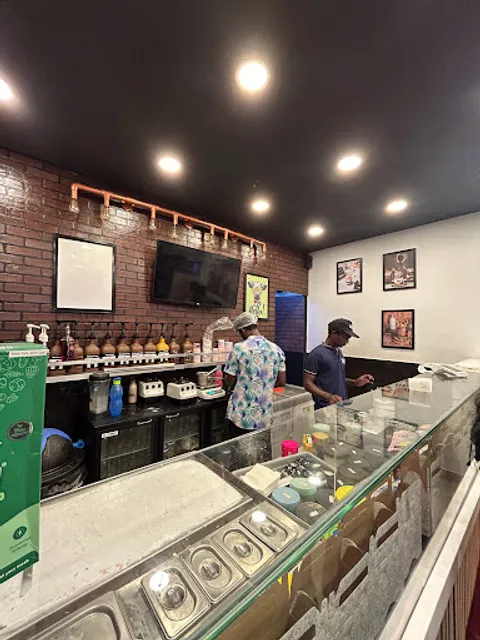 Frozen Bottle - Milkshakes, Desserts, and Ice Cream