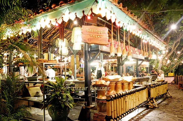 Siti Inggil - Hotel Bumi Surabaya