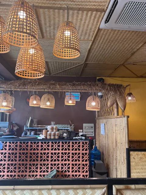 Tám Riêu - Phan Xích Long