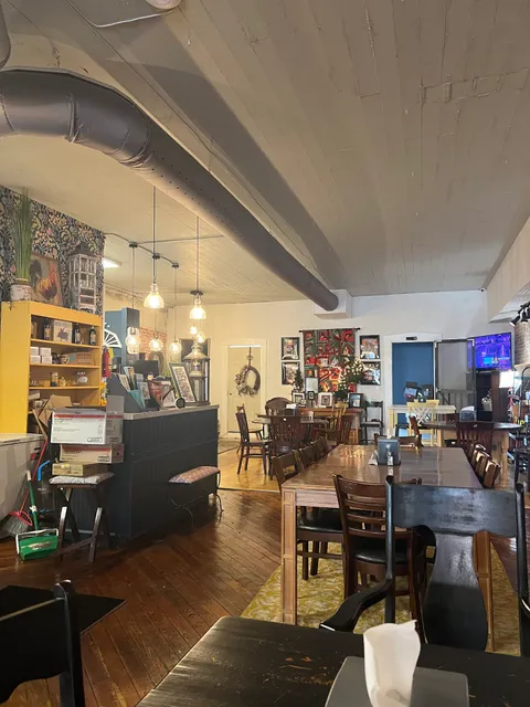 Brick Street Market, Deli, & Cafe