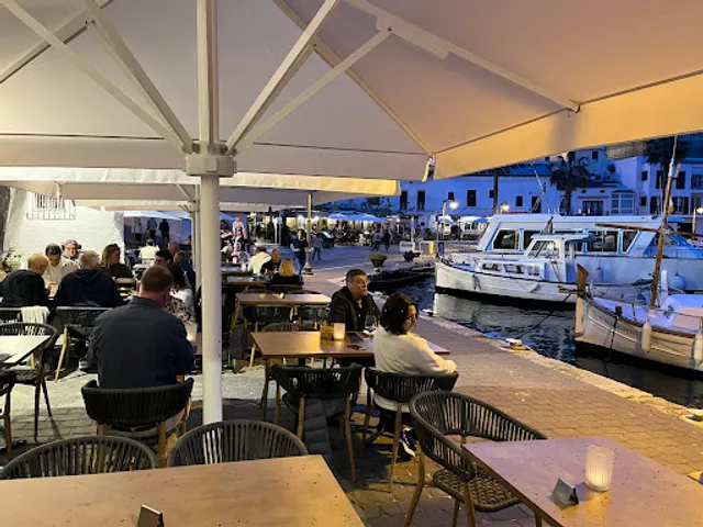 Aigu cova restaurant Cales Fonts