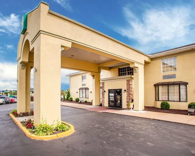 Quality Inn Saint Louis Airport