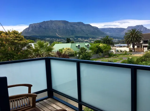 Somersby Guest House