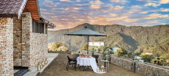 SaffronStays Ridgeview Manor Villa in Mukteshwar