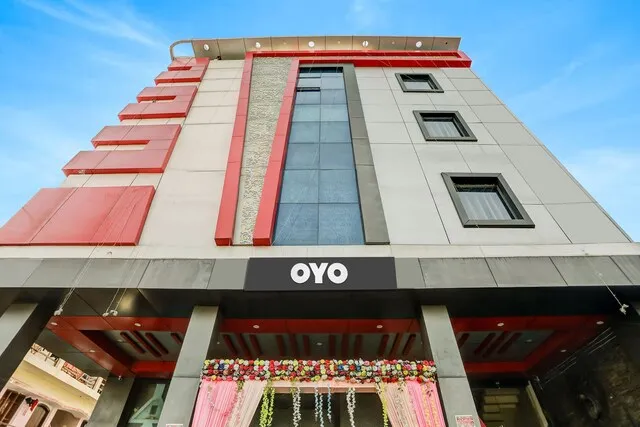 Collection O Hotel The Leaf Paradise