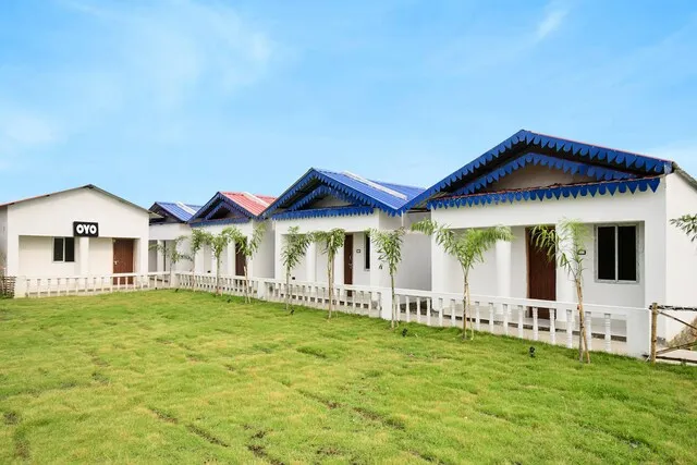 OYO Flagship Mango Leaf Hotel & Restaurant