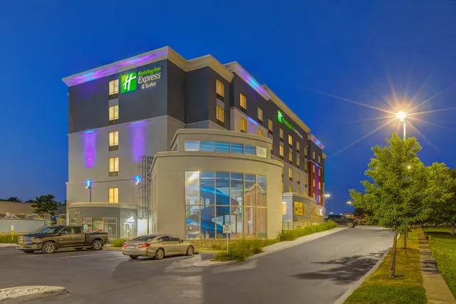 Holiday Inn Express & Suites Woodstock Ontario Canada, by IHG