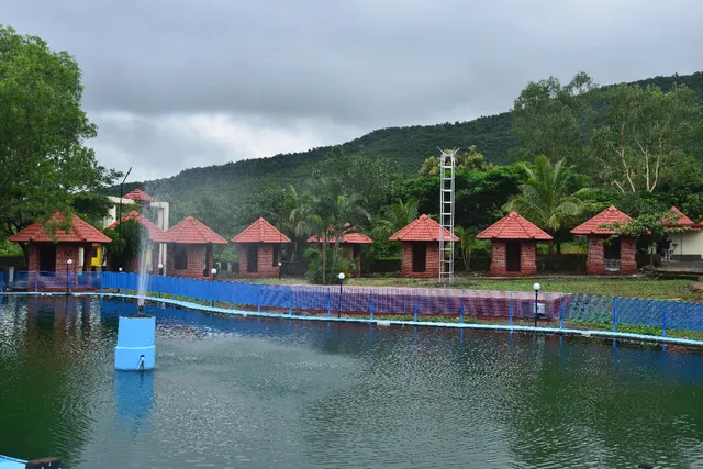 Giriraj Hill Resort