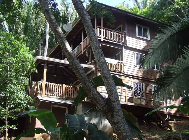 Jungle Reef Inn